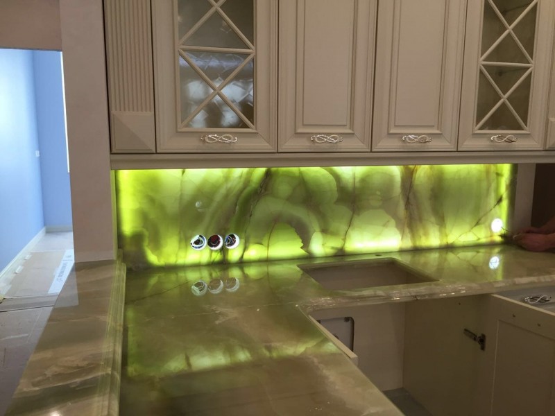 onyx_himalayan_green_countertop-1.jpg