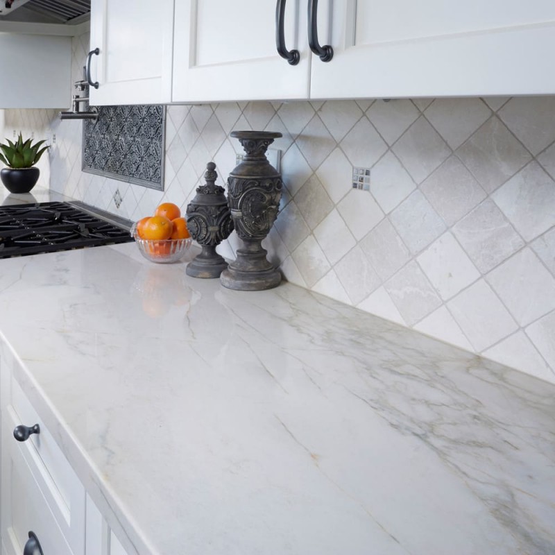 bianco-venatino-crema-marfil-marble-kitchen-countertop-and-backsplash-arizona-tile-img_72618183051d7f72_16-7428-1-fde3d9f.jpg